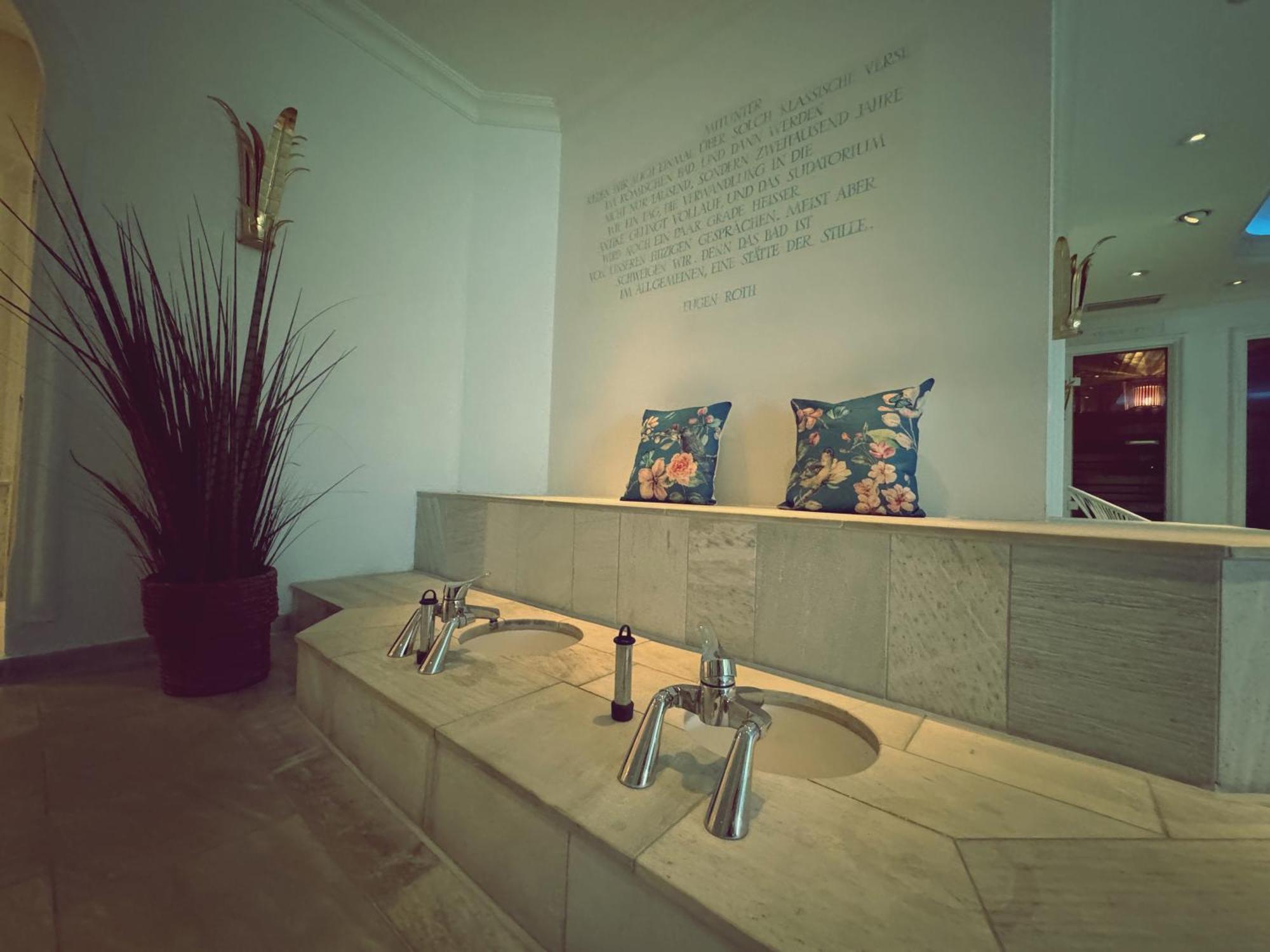 Revita - Wellness & Hotel